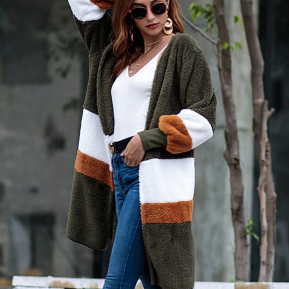 Luxurious Women’s Coat - Picture 2 of 5